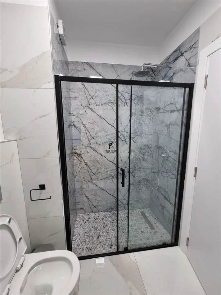 Tirane, jepet me qera apartament 2+1 Kati 8, 100 m² 800 € (KONGRESI I MANASTIRIT)