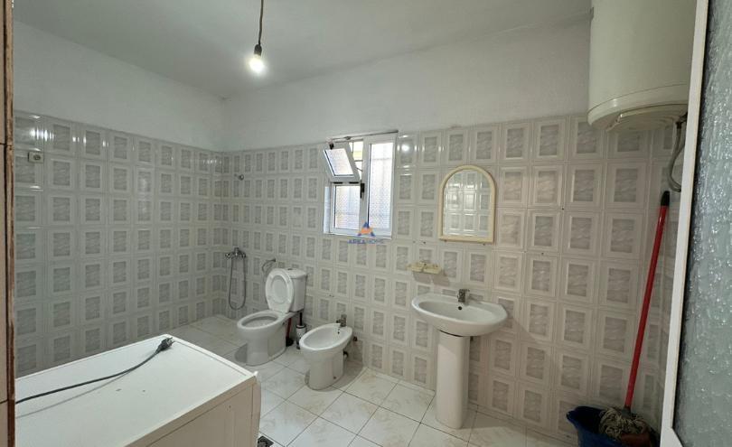 Affitto di casa privata 2+1 con cortile - Via Hysen Selmani