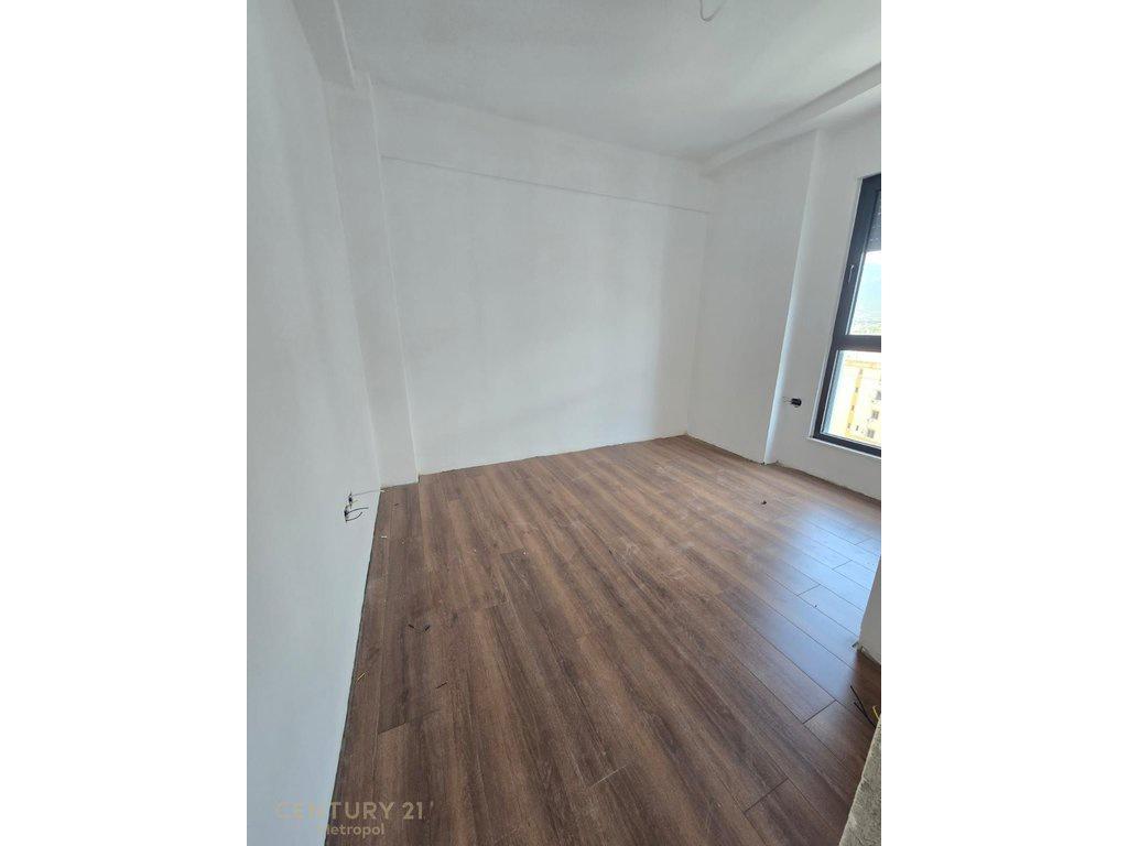 Apartament i Ri 2+1 në Shitje në Kinostudio