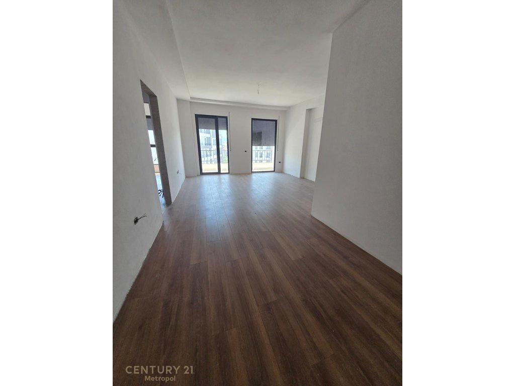 Apartament i Ri 2+1 në Shitje në Kinostudio