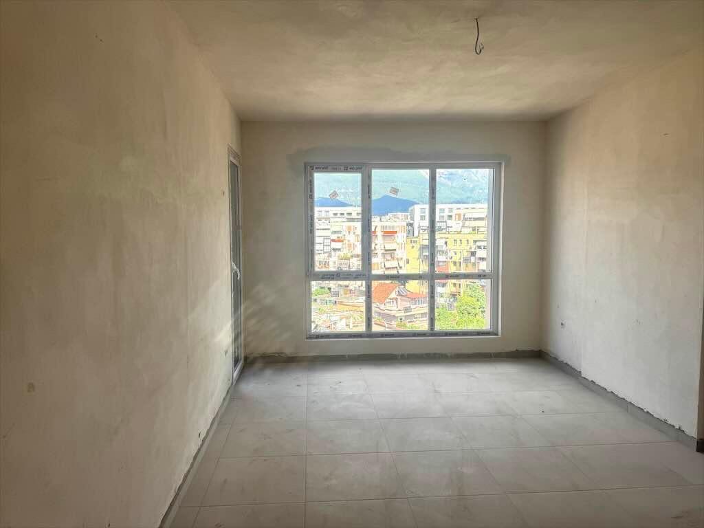 21 Dhjetori-ish Bus Park, For Sale 2+1, Gaqo Avrazi Street