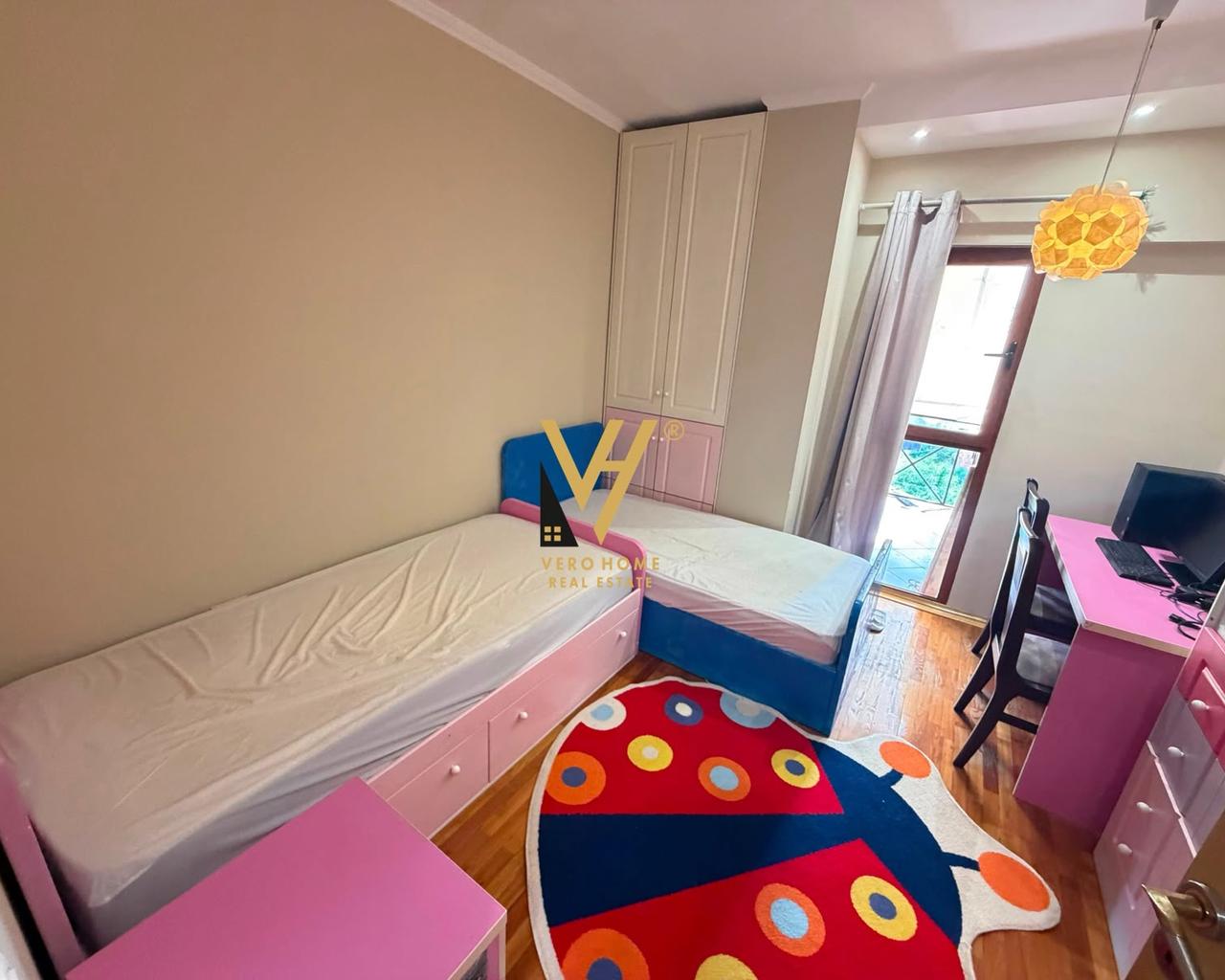 JEPET APARTAMENT 2+1+2+3 BLK ME QERA RRUGA E BARRIKADAVE 85