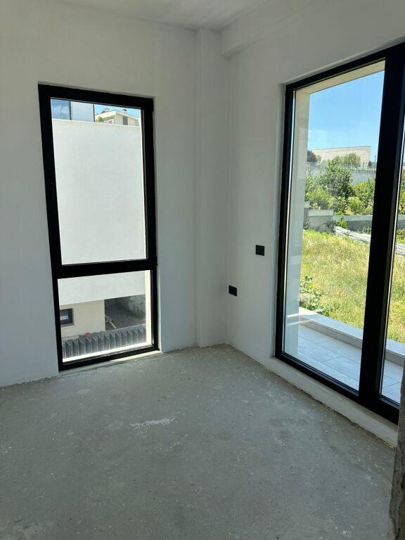 VILLA FOR SALE AT DRY LAKE