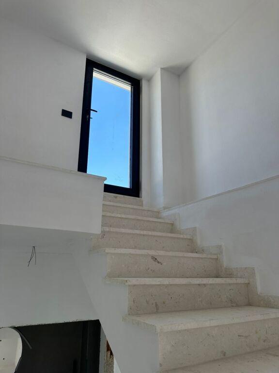 VILLA FOR SALE AT DRY LAKE
