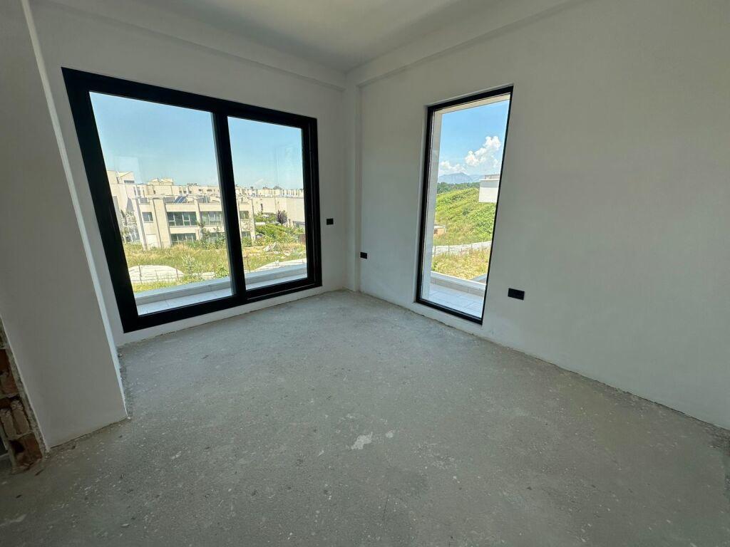 VILLA FOR SALE AT DRY LAKE