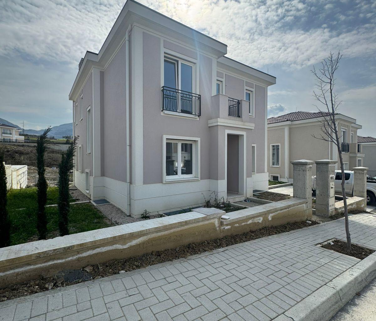VILLA FOR SALE IN COLLINA VERDE TEG