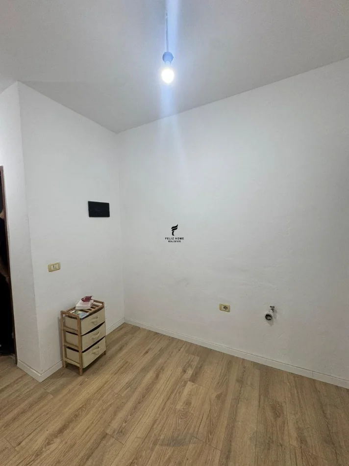 Tirane, affitto appartamento 2+1 Piano 2, 72 m² 550 € (5 MAGGIO)