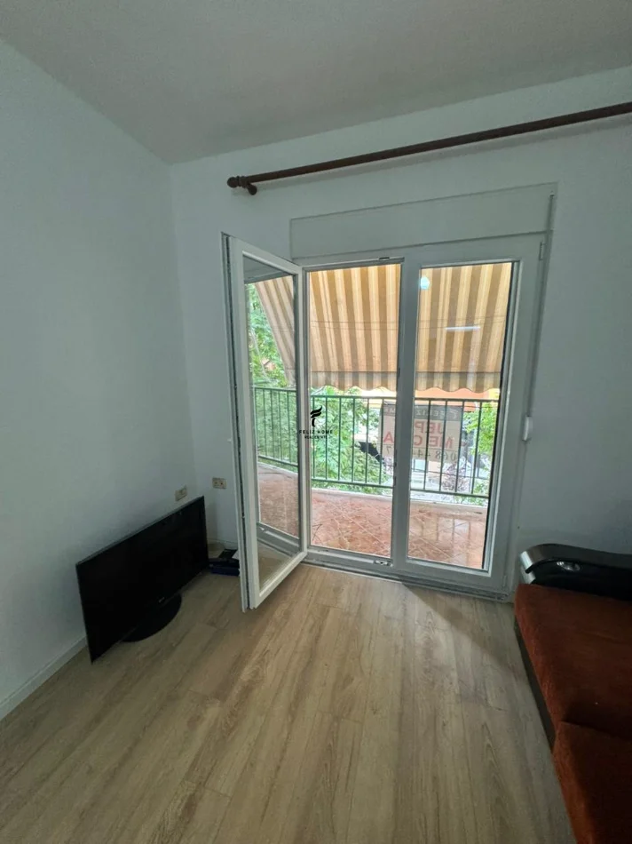 Tirane, affitto appartamento 2+1 Piano 2, 72 m² 550 € (5 MAGGIO)
