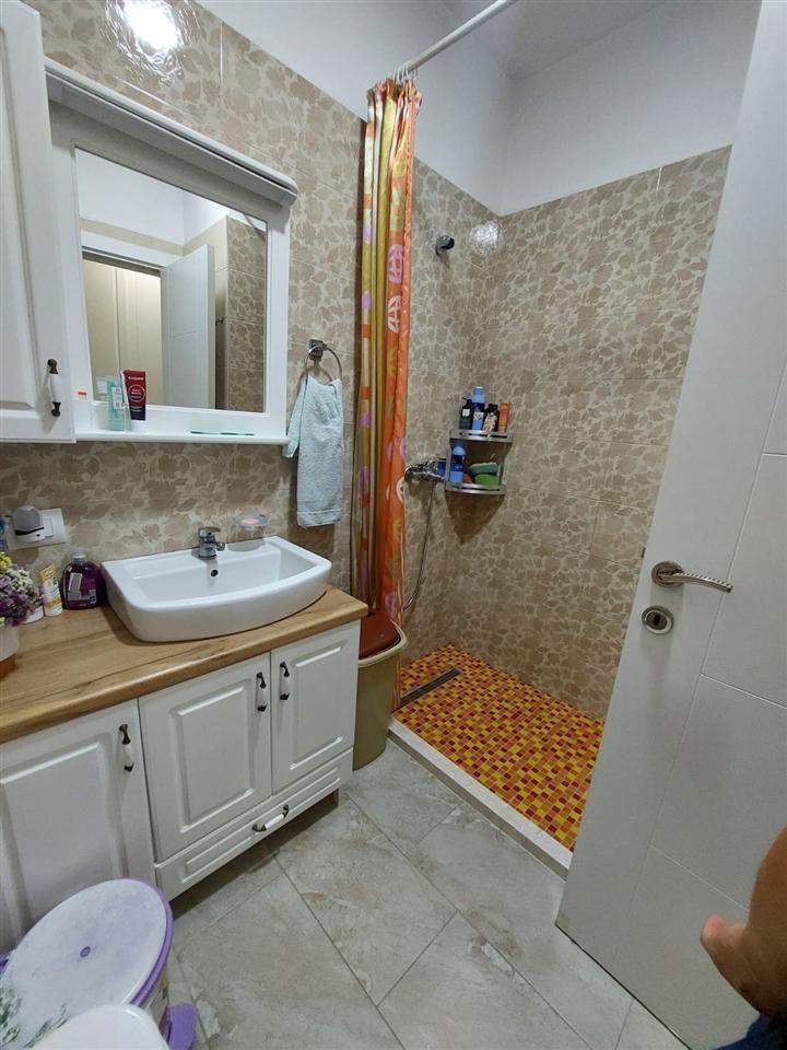SHITET APARTAMENT 2+1 KINOSTUDIO 140.000 EURO