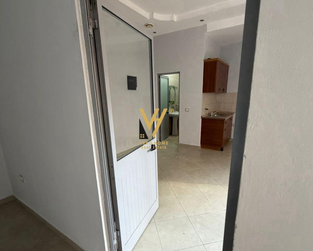 AFFITTO SPAZIO COMMERCIALE DI 40 M² VICINO ALLA PROCURA