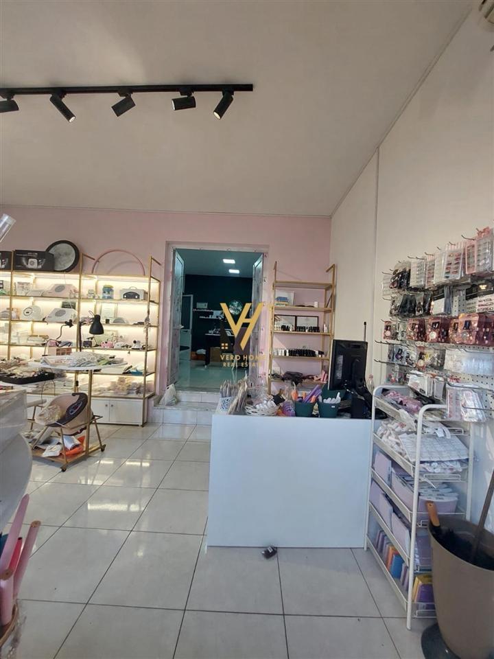 JEPET DYQAN 60 M2 ME QERA TE MOZAIKU 60.000 LEKE