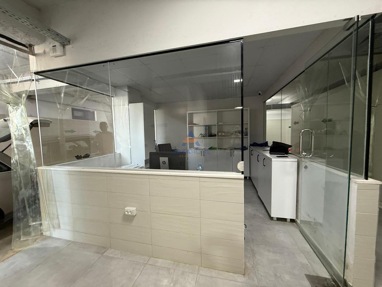 RENTAL STORE 1200 m2 "Kthesa e Kamzës" 6000 EURO (Parking)