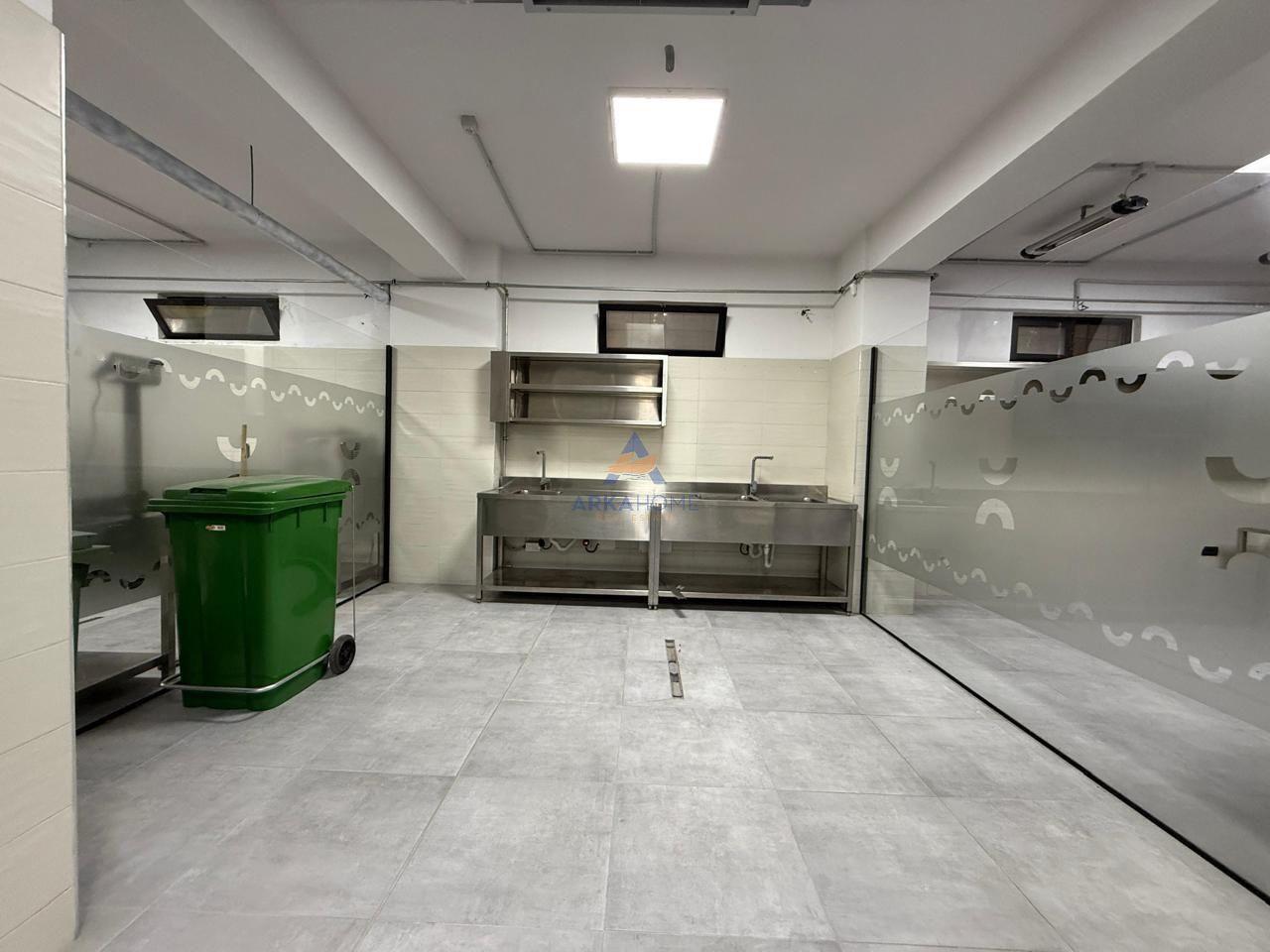 RENTAL STORE 1200 m2 "Kthesa e Kamzës" 6000 EURO (Parking)