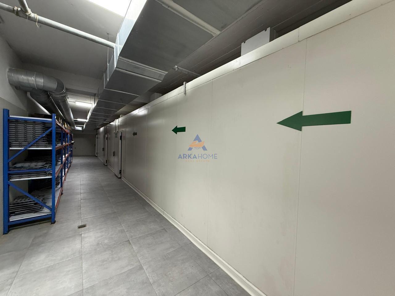 RENTAL STORE 1200 m2 "Kthesa e Kamzës" 6000 EURO (Parking)