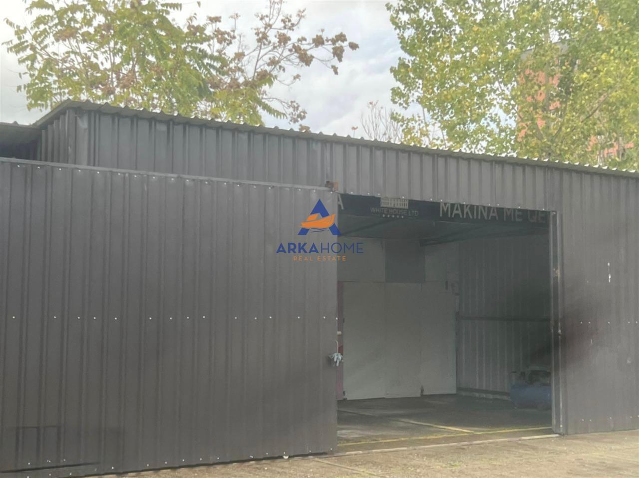 JEPET MAGAZINË ME QERA RRUGA 5 MAJI, PRANË SHTËPIS SË BARDHE