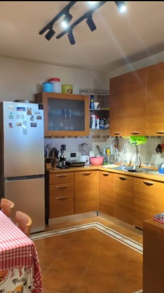 Tirane, for sale 2+1 apartment, 6th Floor, 119 m², €300,000 (Rruga Fortuzi)