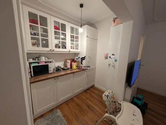 Tirane, vendesi appartamento 2+1+Balcone Piano 3, 75 m² 160.000 € (IN PARCHEGGIO)