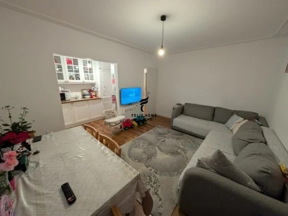 Tirane, shitet apartament 2+1+Ballkon Kati 3, 75 m² 160.000 € (ISH PARKU)