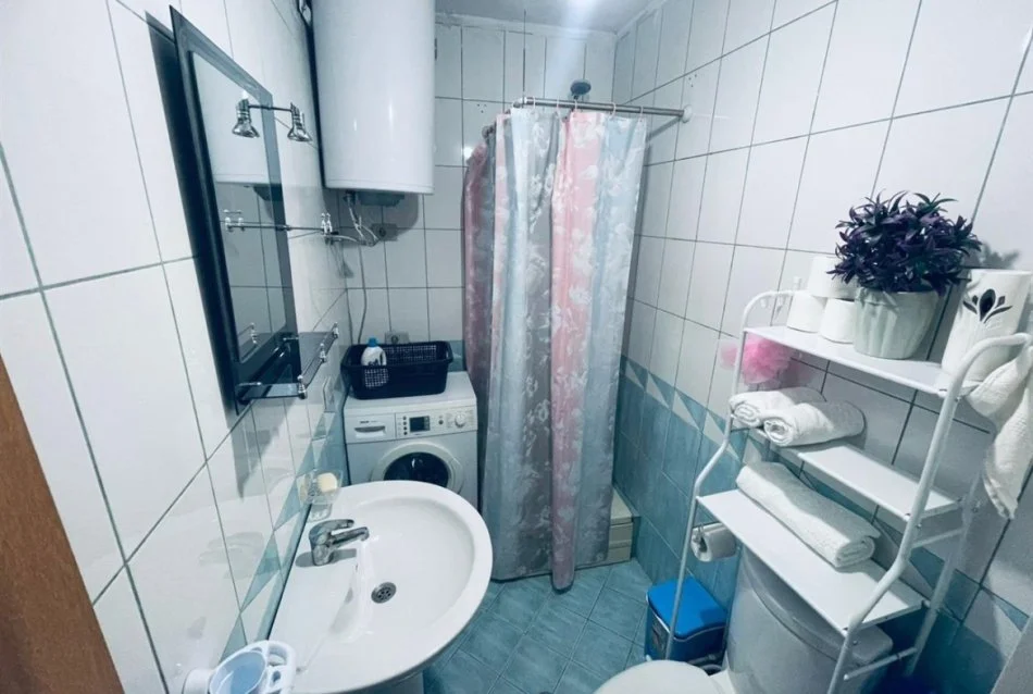 Tirane, Studio Apartment for Sale on 3rd Floor, 35 m², €100,000 (MINE PEZA)