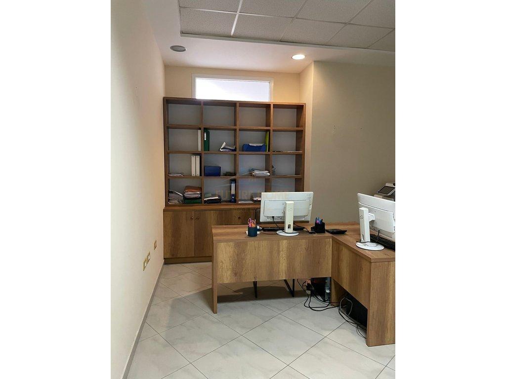 0683487469 Qira, Zyra Ambient – ​​Qendër Qatar, Zogu i Zi