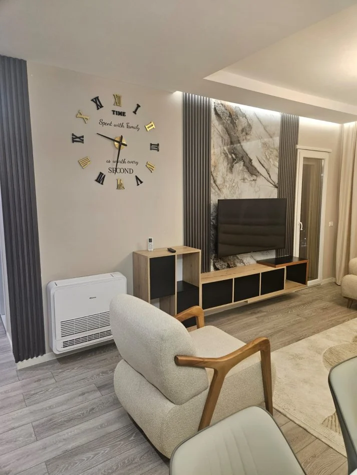 Tirane, affitto appartamento 2+1 Piano 6, 91 m² 700 € (LAPRAKE)