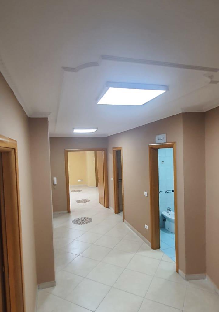 Affitto ufficio al piano terra, Via Kavajes