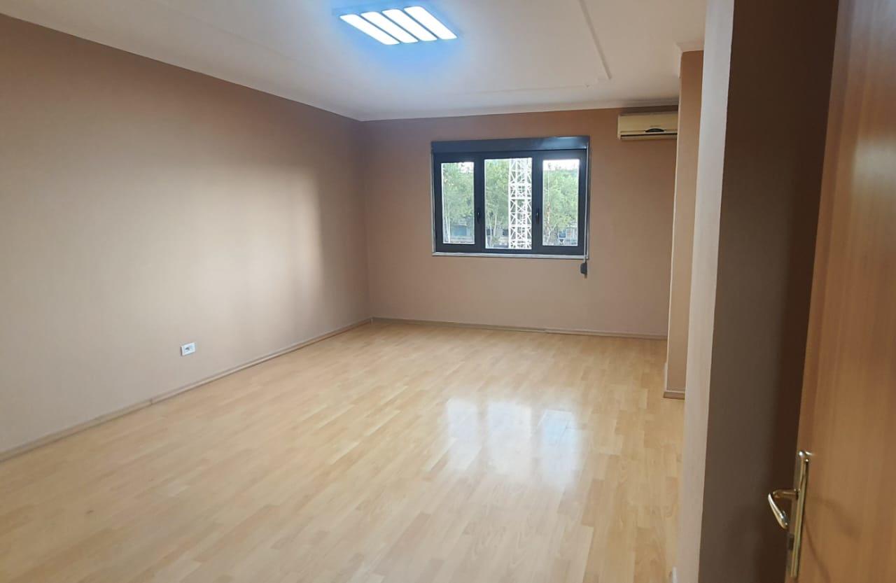 Affitto ufficio al piano terra, Via Kavajes