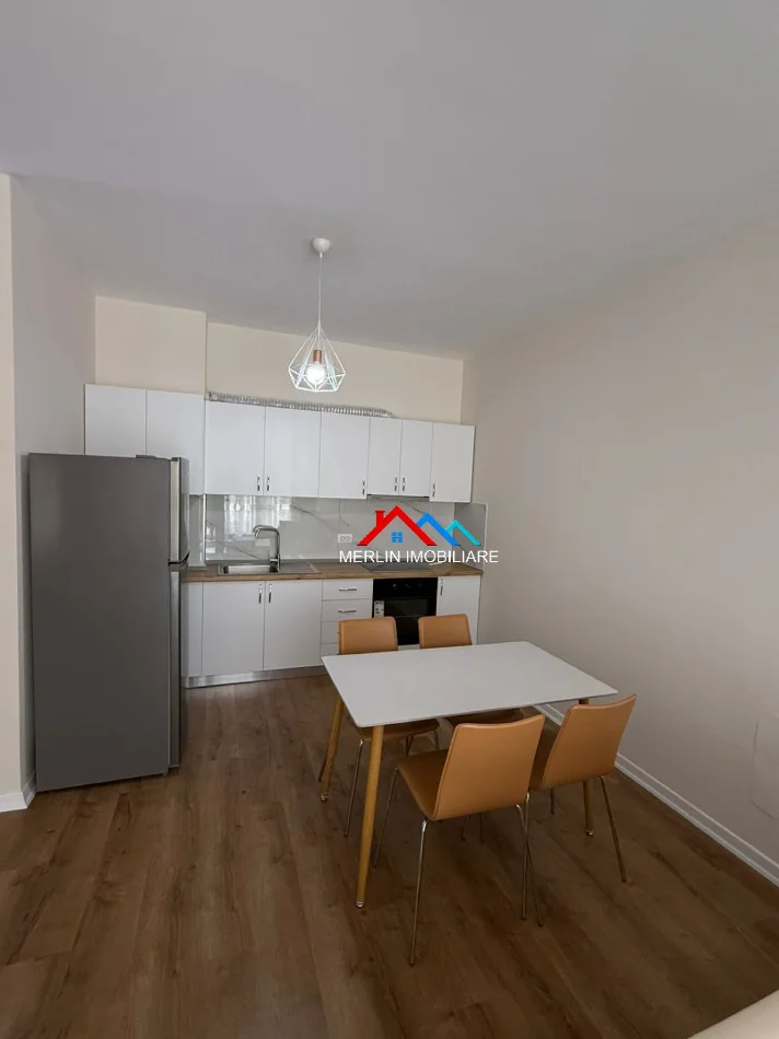 Tirana, Rental 1+1 Apartment with Balcony, 3rd Floor, 70 m², 525 € (RRUGA 5 MAJI)