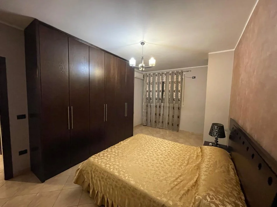 Tirane, affitto appartamento 2+1+Balcone Piano 6, 120 m² 820 € (XHAMLLIK)