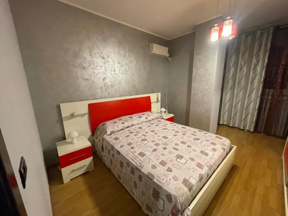 Tirane, affitto appartamento 2+1+Balcone Piano 6, 120 m² 820 € (XHAMLLIK)