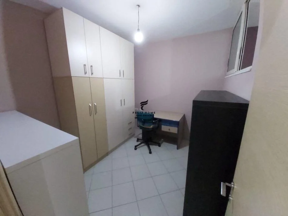 Tirana, affitto appartamento 2+1 Piano 7, 75 m² 450 € (ASTIR)