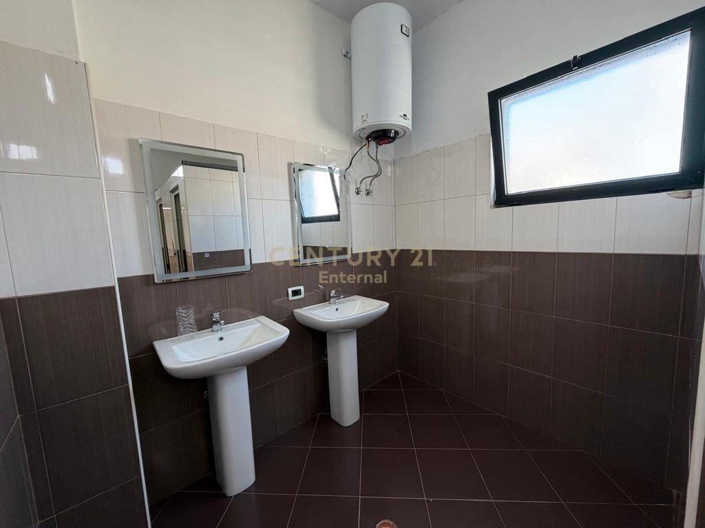 Jepet me qira ambient Open Space në Rrugën Dritan Hoxha