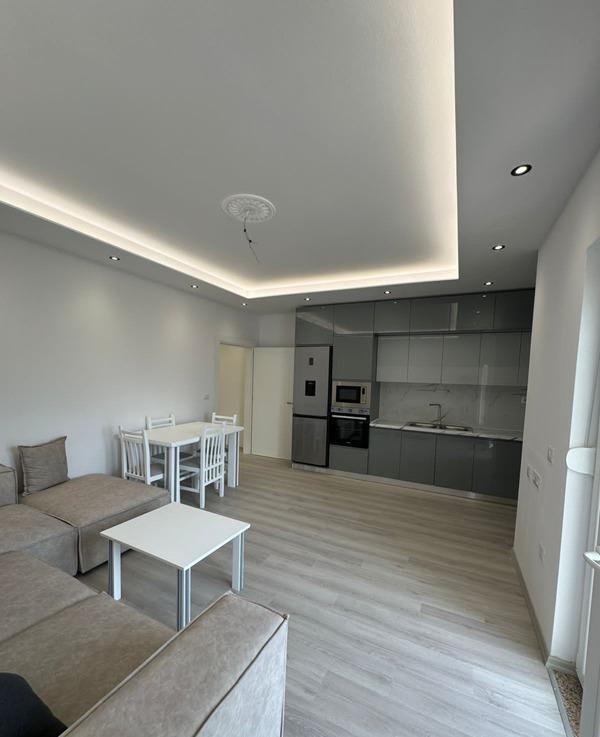 APARTAMENT ME QERA 2+1+POST PARKIM SAUK 500 EURO