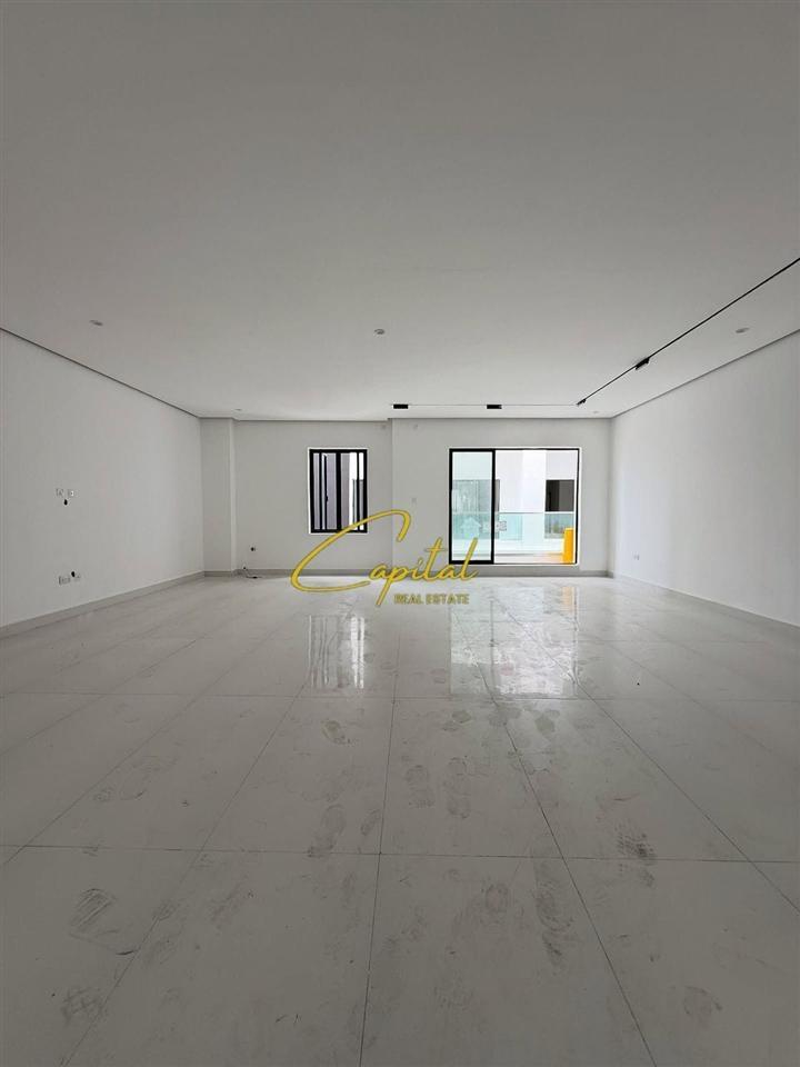 DYQAN ME QERA 65 M2 21 DHJETORI 2000 EURO