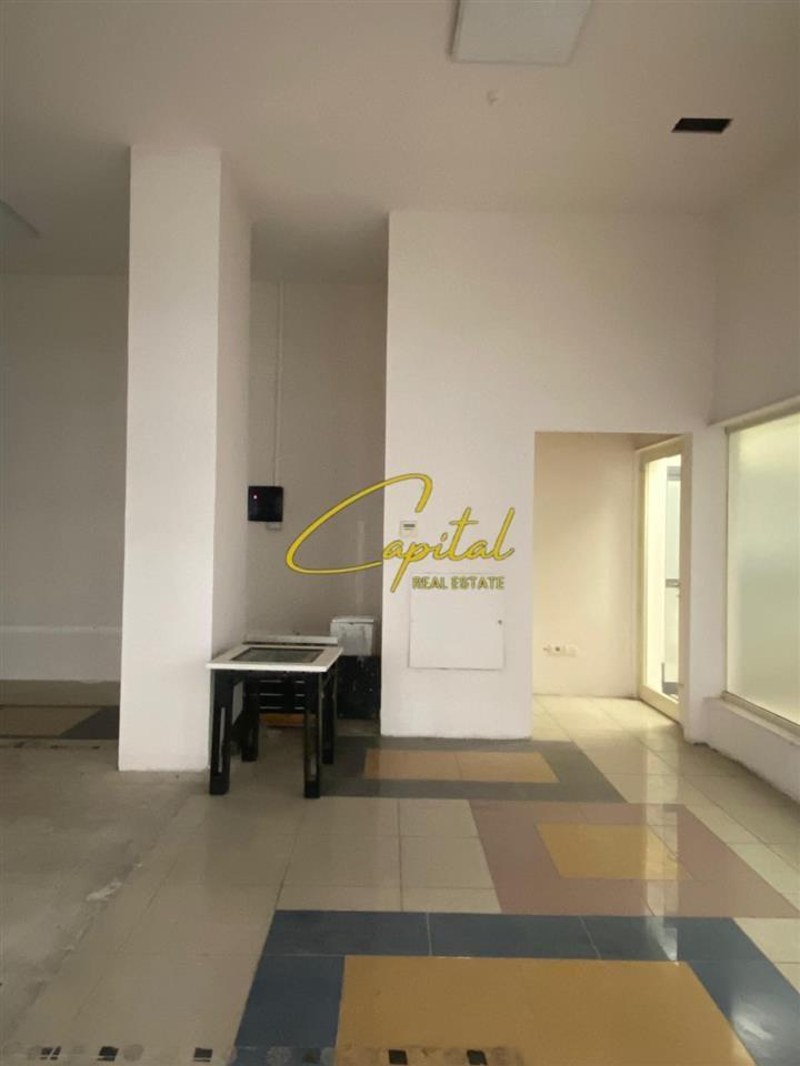 AMBIENT BIZNESI ME QERA 65 M2 RRUGA E BARRIKADAVE 70.000 LEK