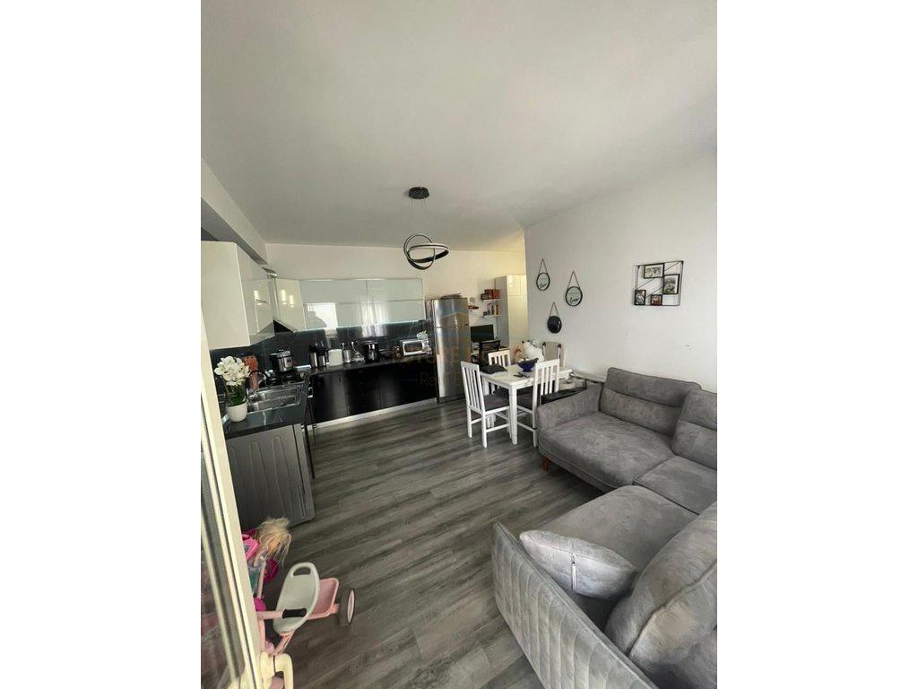 0692268458 Shitet, Apartament 1+1, Materniteti Ri.