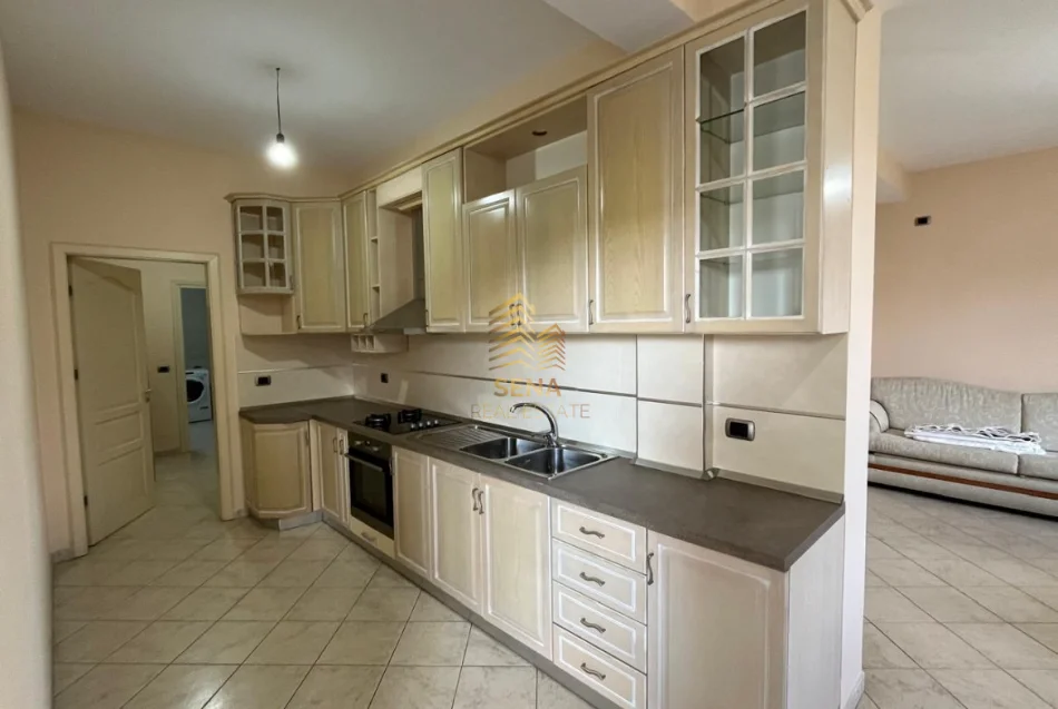 Tirana, 2+1+Balcony Apartment for Rent, 2nd Floor, 100 m², 450 € (Kodra e Priftit)