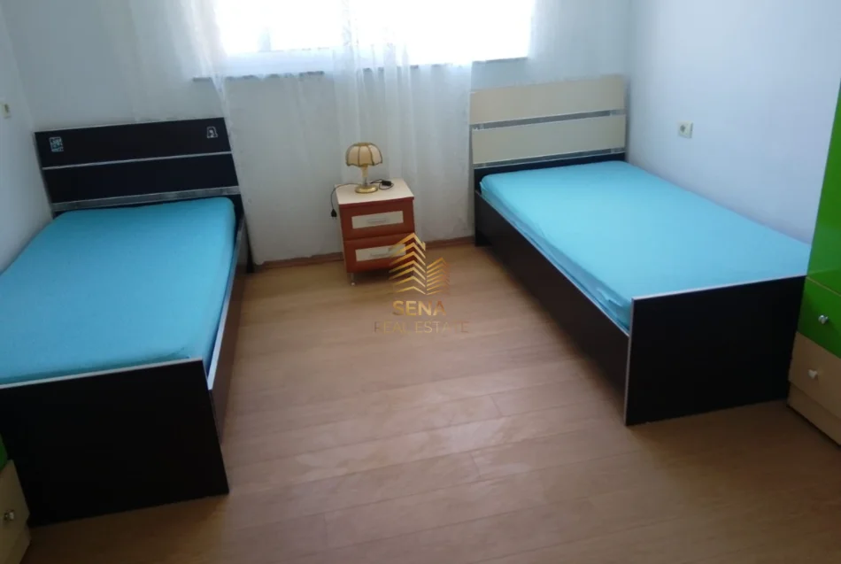 Tirane, affitto appartamento 2+1+Balcone Piano 3, 90 m² 400 € (Laprake)