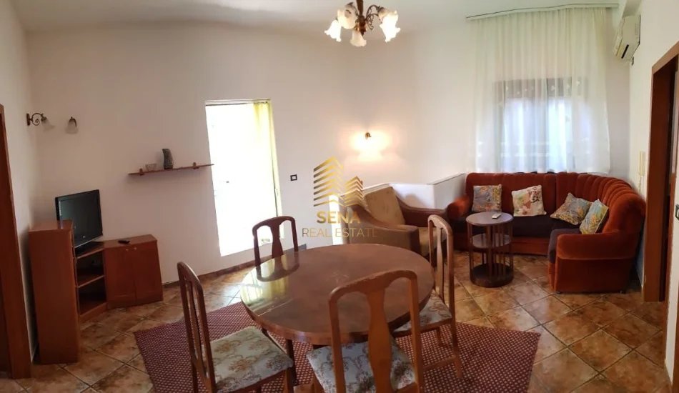 Tirane, jepet me qera apartament 2+1+Ballkon Kati 3, 90 m² 400 € (Laprake)