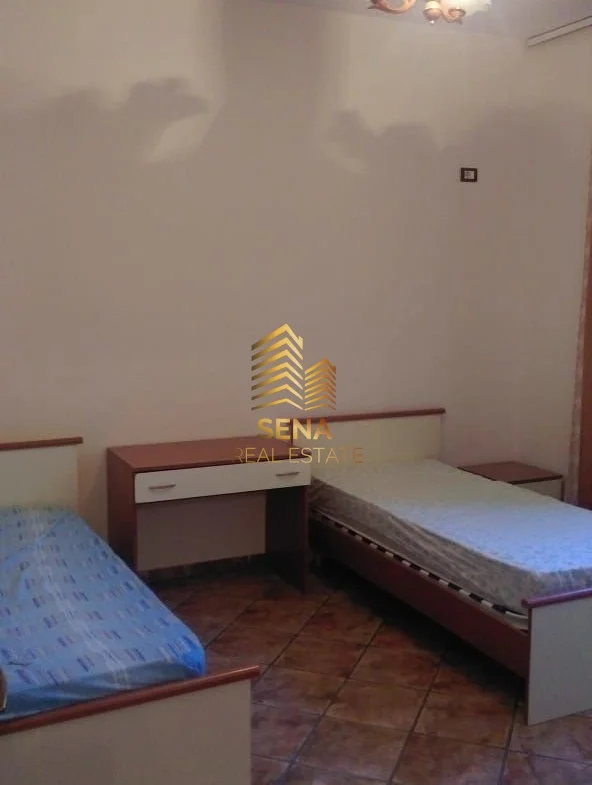 Tirane, affitto appartamento 2+1+Balcone Piano 3, 90 m² 400 € (Laprake)