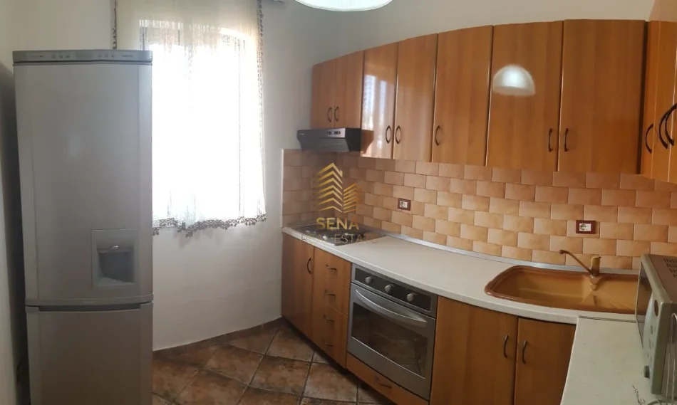 Tirane, Apartment 2+1 for Rent, Second Floor, 100 m², 550 € (Rruga e Durresit)