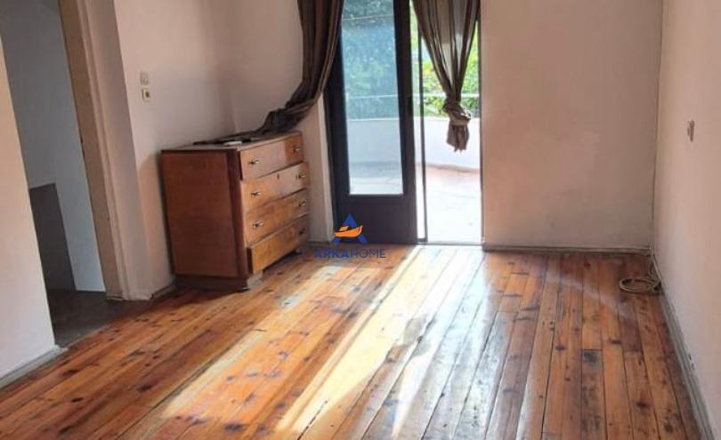 JEPET ME QERA VILE 3-KATSHE 240M2 "TEK SELVIA" 1300 EURO
