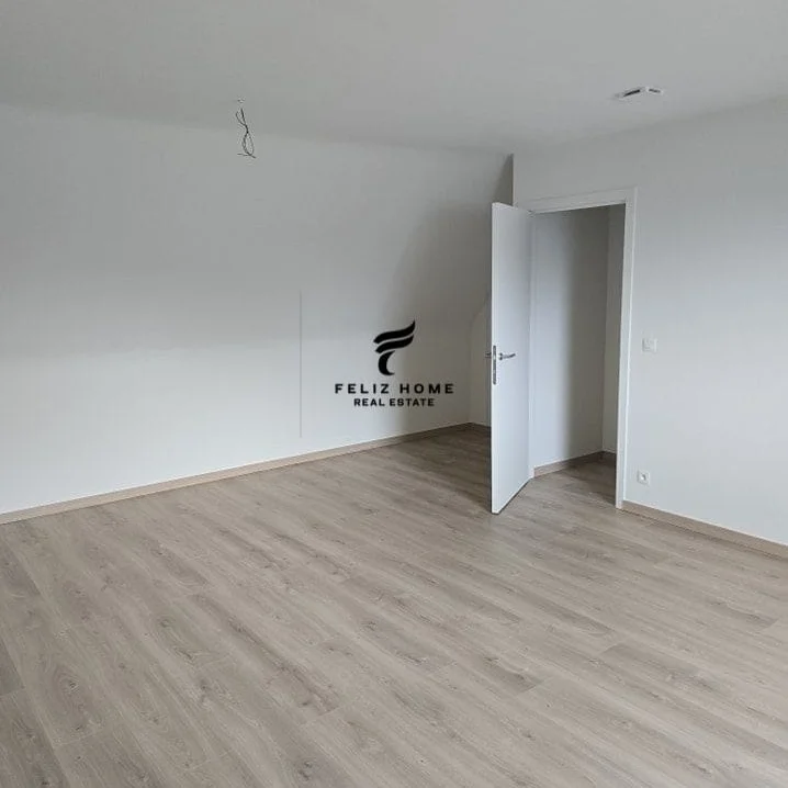 Tirane, vendesi appartamento 2+1 Piano 3, 121 m² 158.000 € (ASTIR)