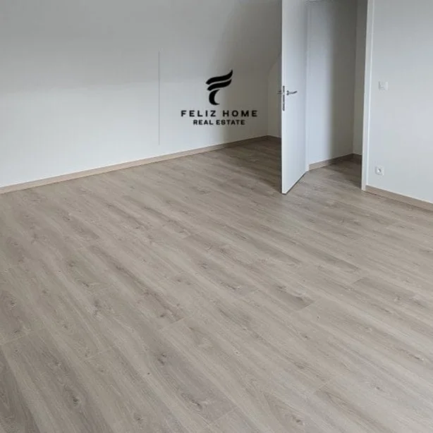 Tirane, vendesi appartamento 2+1 Piano 3, 121 m² 158.000 € (ASTIR)