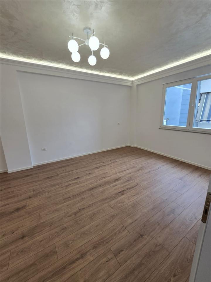 SHITET APARTAMENT 2+1 RRUGA E KAVAJES 210.000 EURO