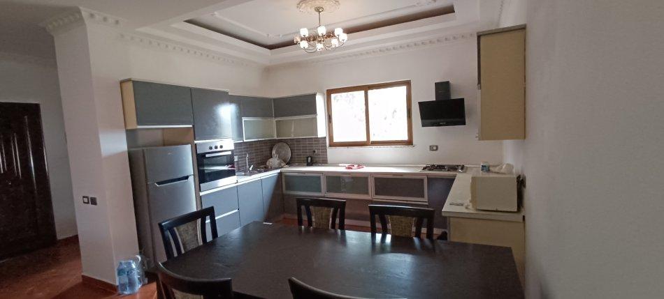 Appartamento con 3+1 camere in affitto ad Ali Demir a 600 euro