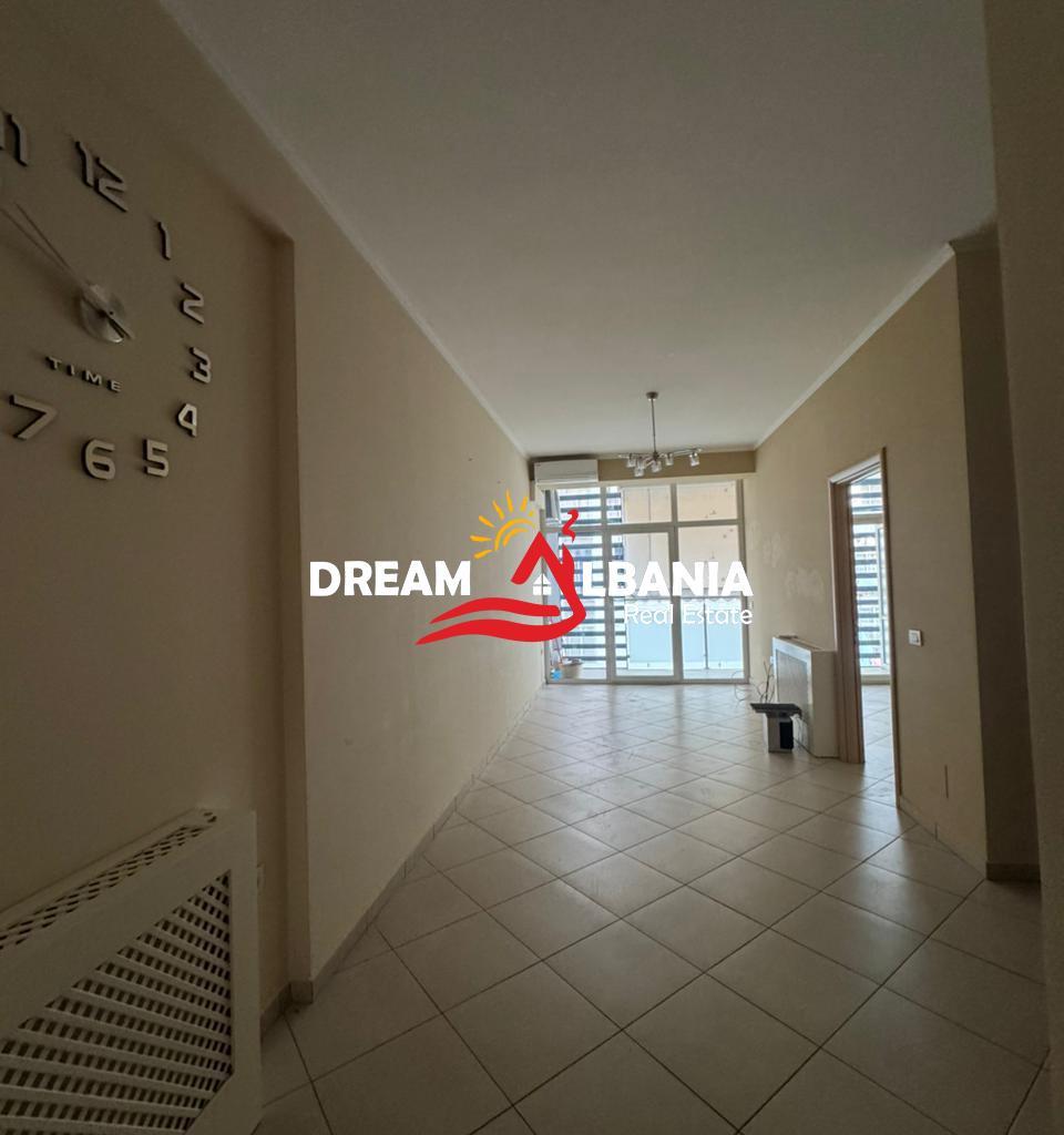 Shitet Apartament1+1 Komuna e Parisit, Kompleksi Kika 2