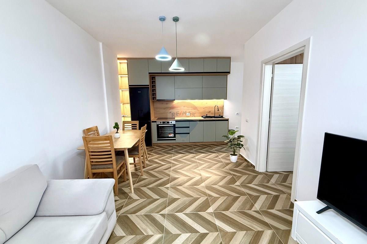 Apartament 1+1 i mobiluar tek E88, Laprake! 600 eu
