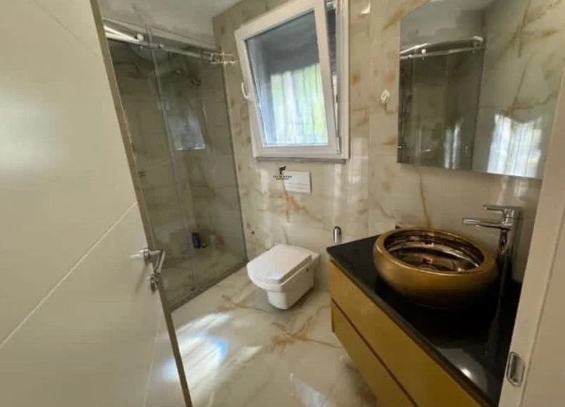 Tirane, vendesi appartamento 2+1, 85 m², 380.000 € (LIQUIDO DELLA TERRA)
