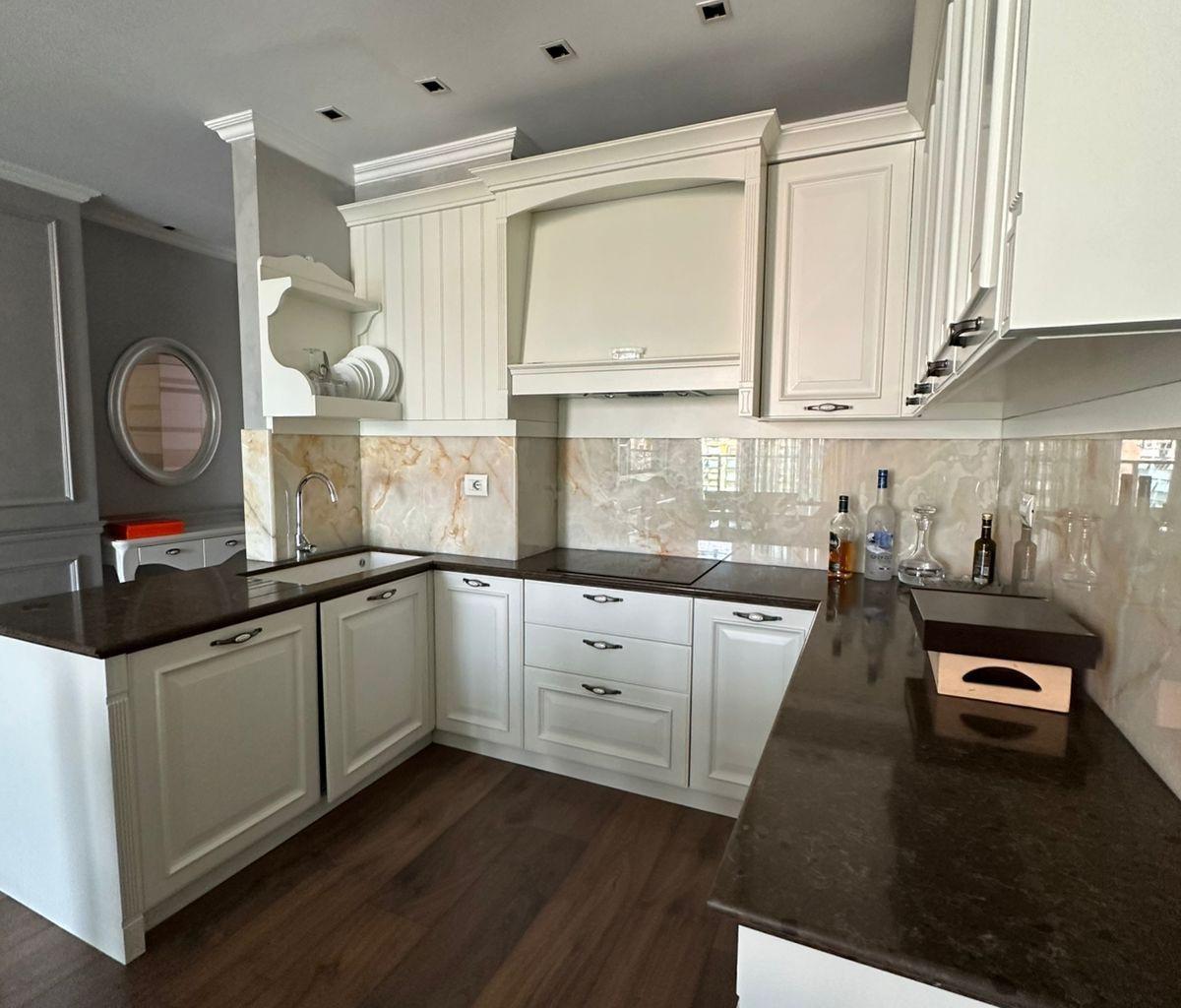 Lux Living | Apartament 2+1+2 me qira – Ambassador 3